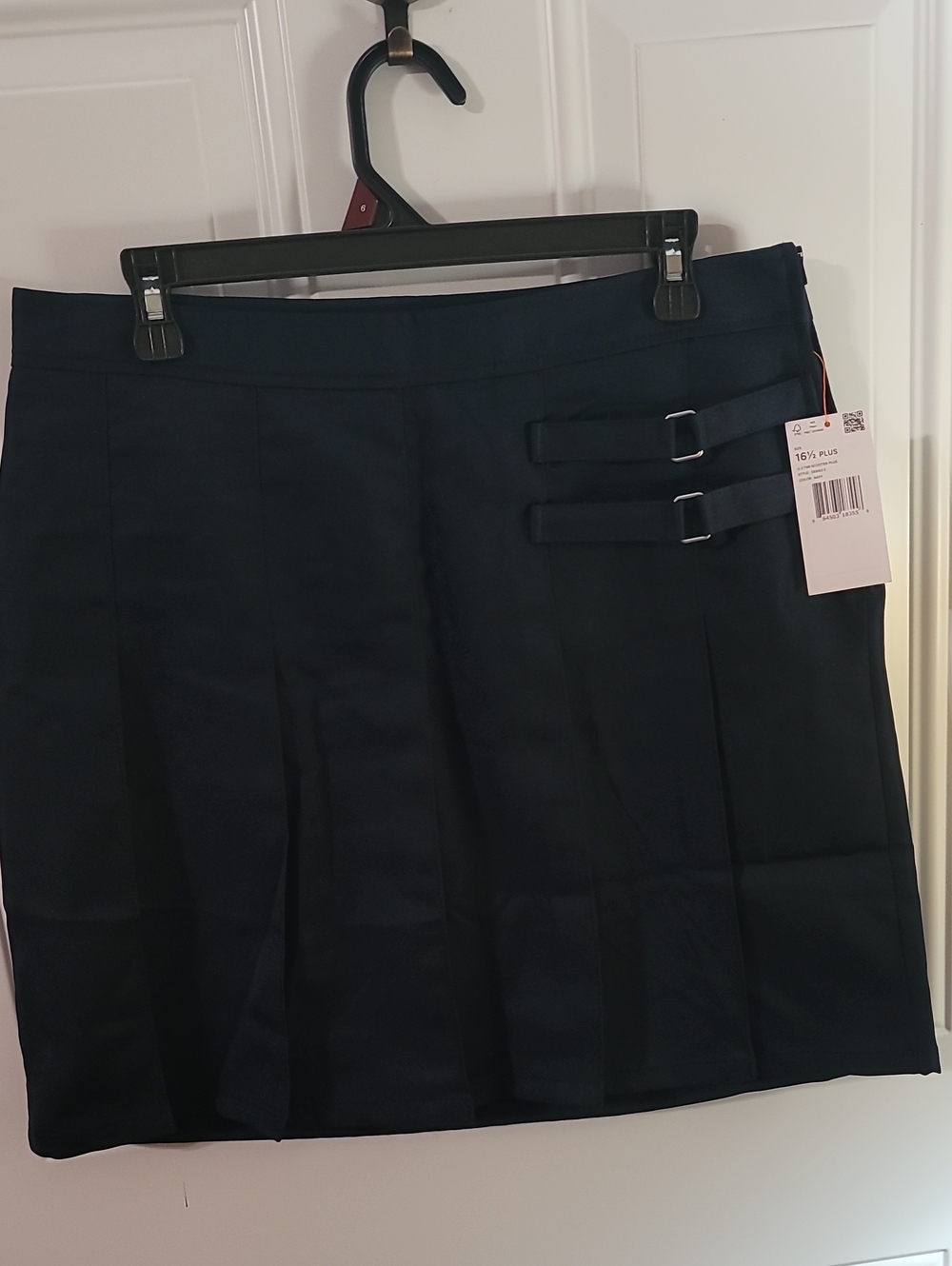 Classic Navy Pleated Skort with Buckle Detail